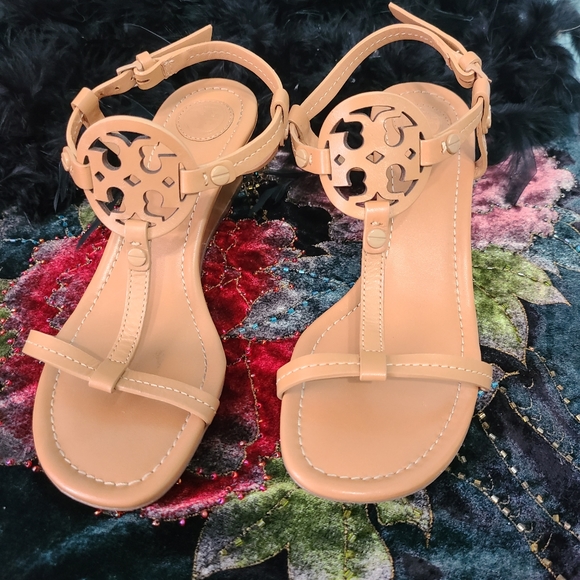 Tory Burch Shoes - EUC Tory Burch Sandals